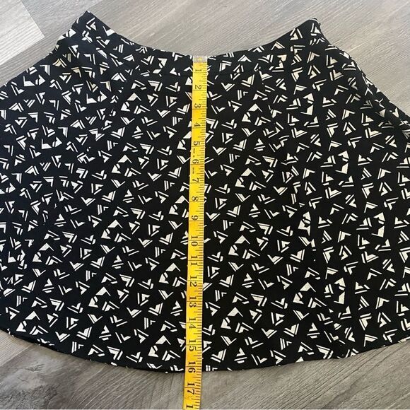 Forever21 Flounced Mini Skirt Black White Geometric Large Party Feminine - Picture 10 of 11